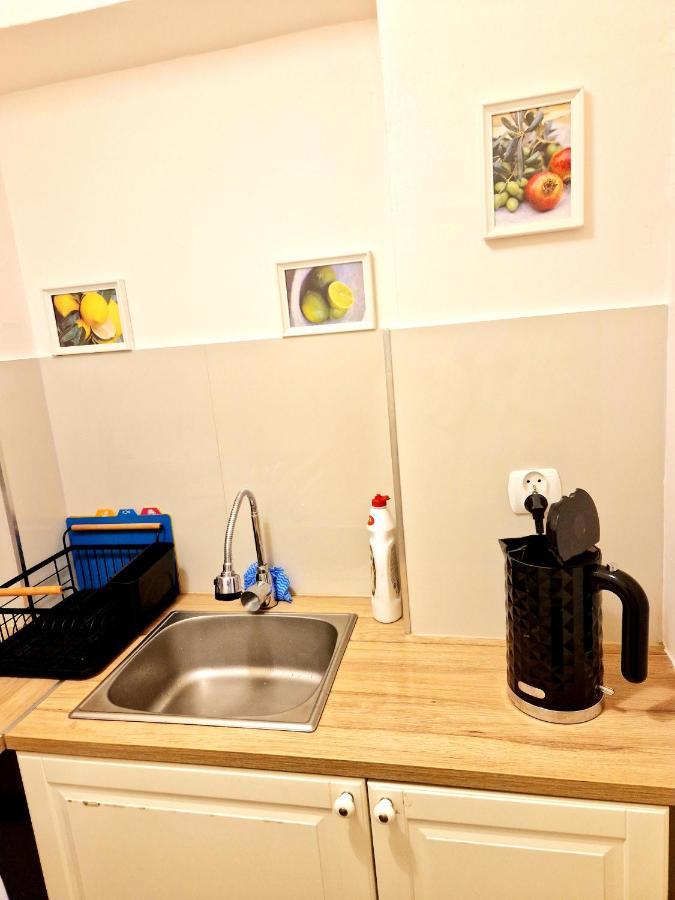 Sara -Mikolajska - Rynek - Netflix Hydromassage Apartment คราคูฟ ภายนอก รูปภาพ