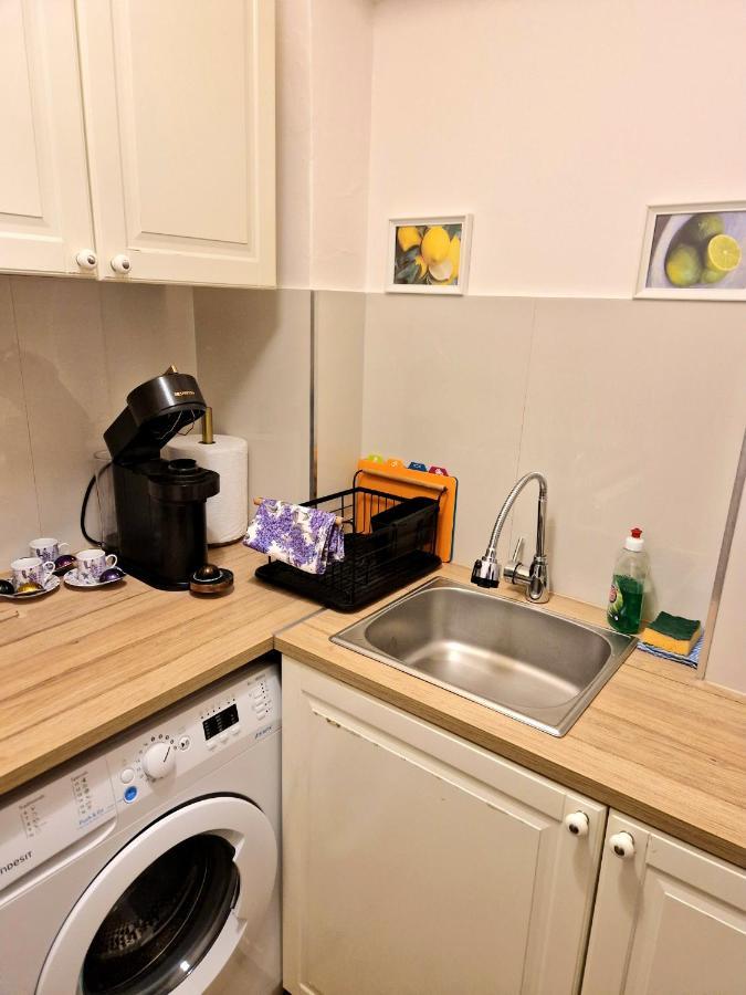 Sara -Mikolajska - Rynek - Netflix Hydromassage Apartment คราคูฟ ภายนอก รูปภาพ
