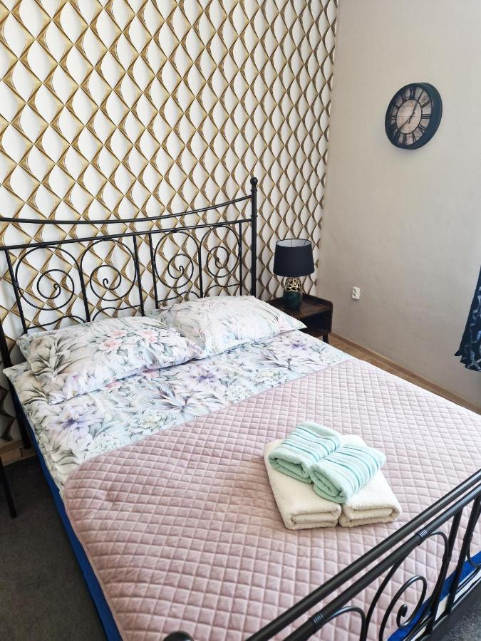 Sara -Mikolajska - Rynek - Netflix Hydromassage Apartment คราคูฟ ภายนอก รูปภาพ