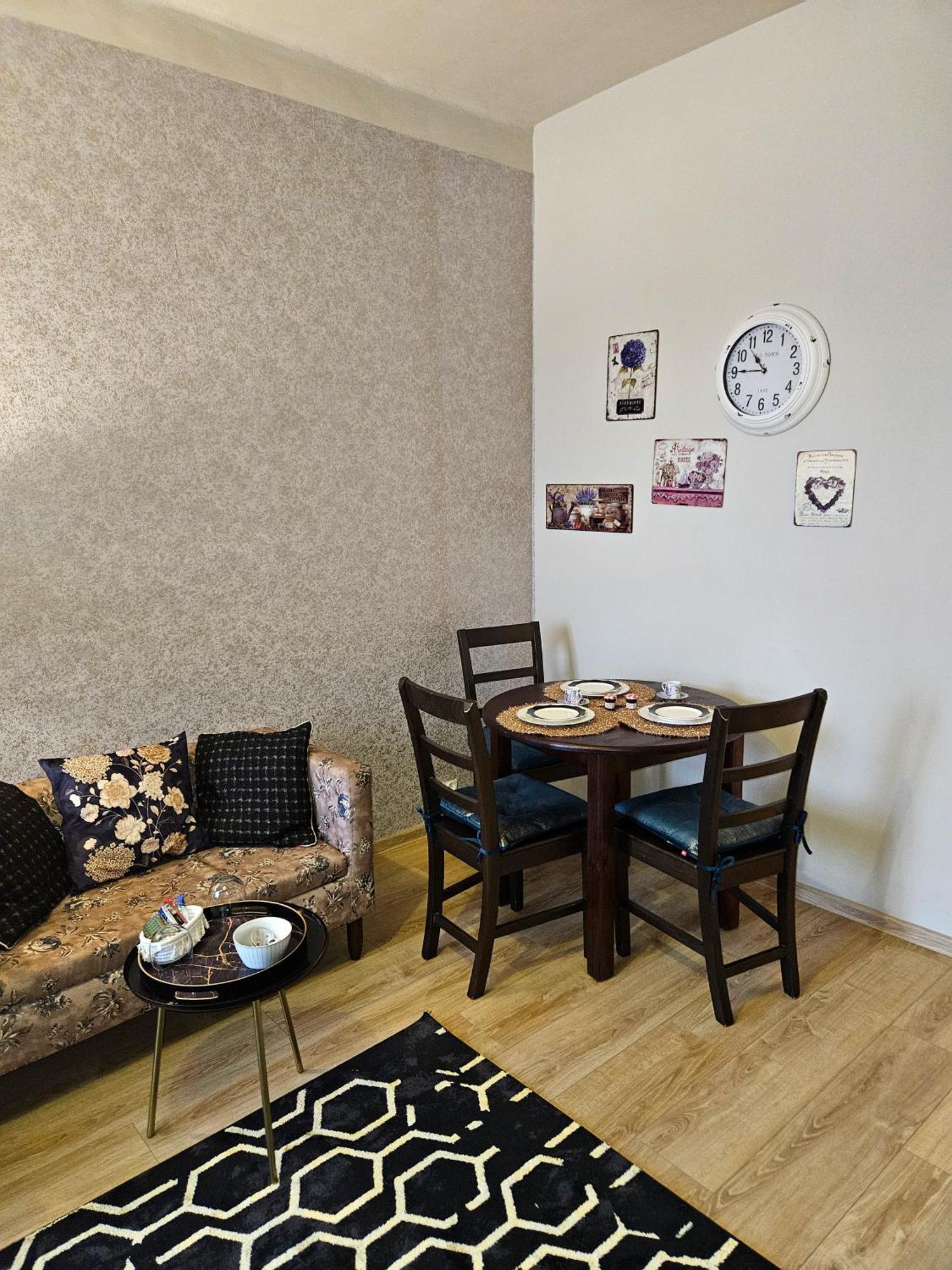 Sara -Mikolajska - Rynek - Netflix Hydromassage Apartment คราคูฟ ภายนอก รูปภาพ