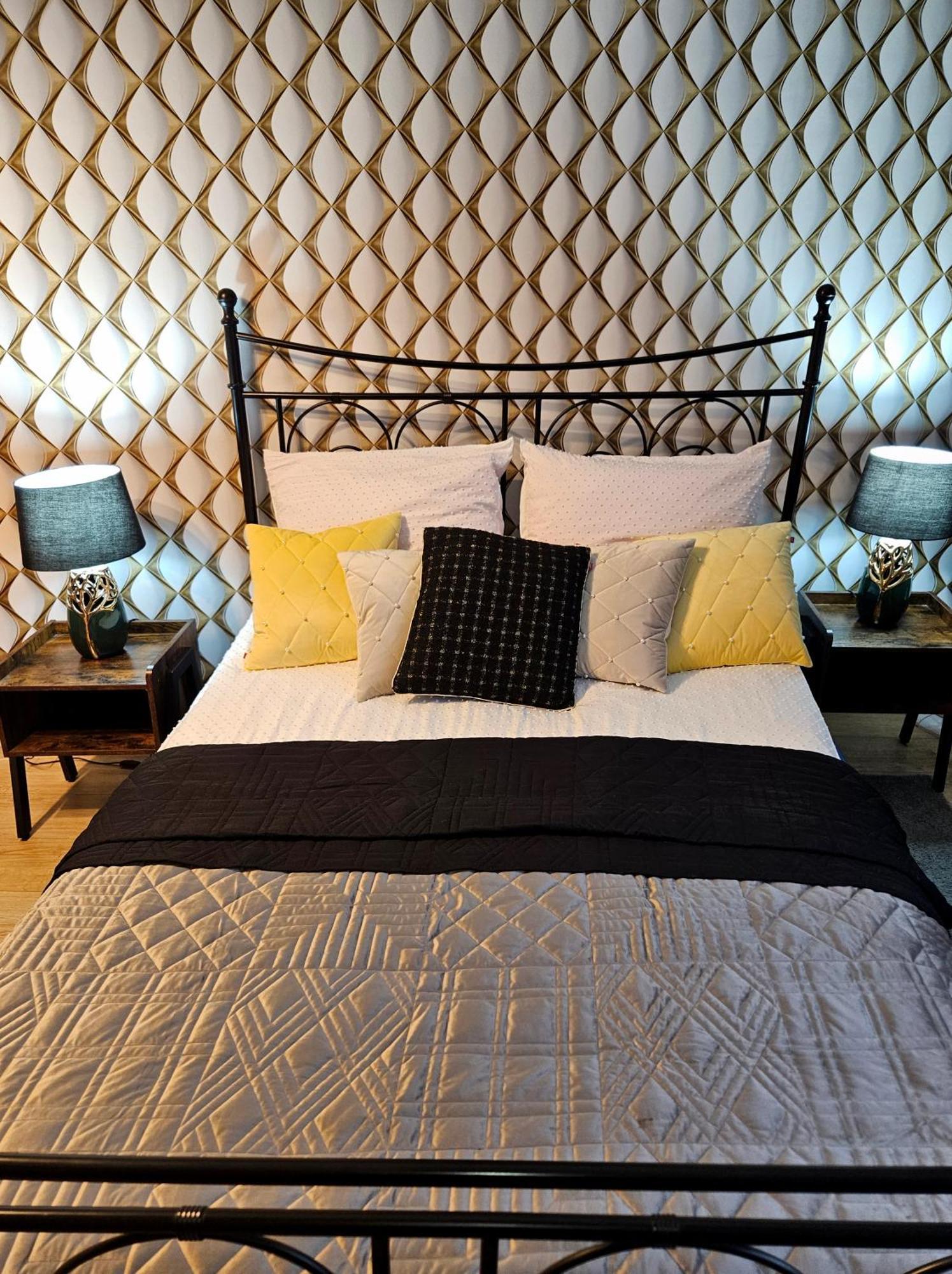 Sara -Mikolajska - Rynek - Netflix Hydromassage Apartment คราคูฟ ภายนอก รูปภาพ