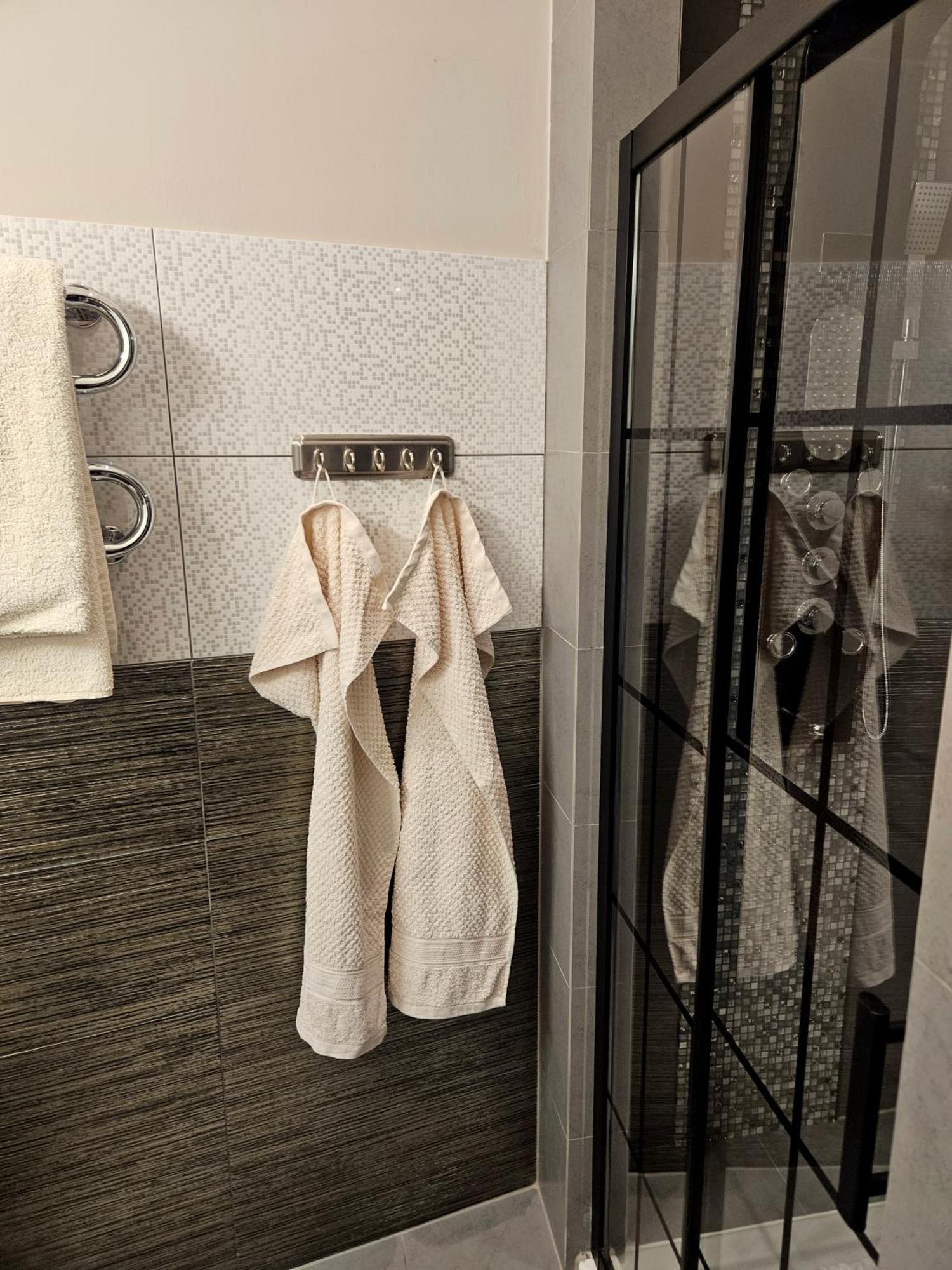 Sara -Mikolajska - Rynek - Netflix Hydromassage Apartment คราคูฟ ภายนอก รูปภาพ