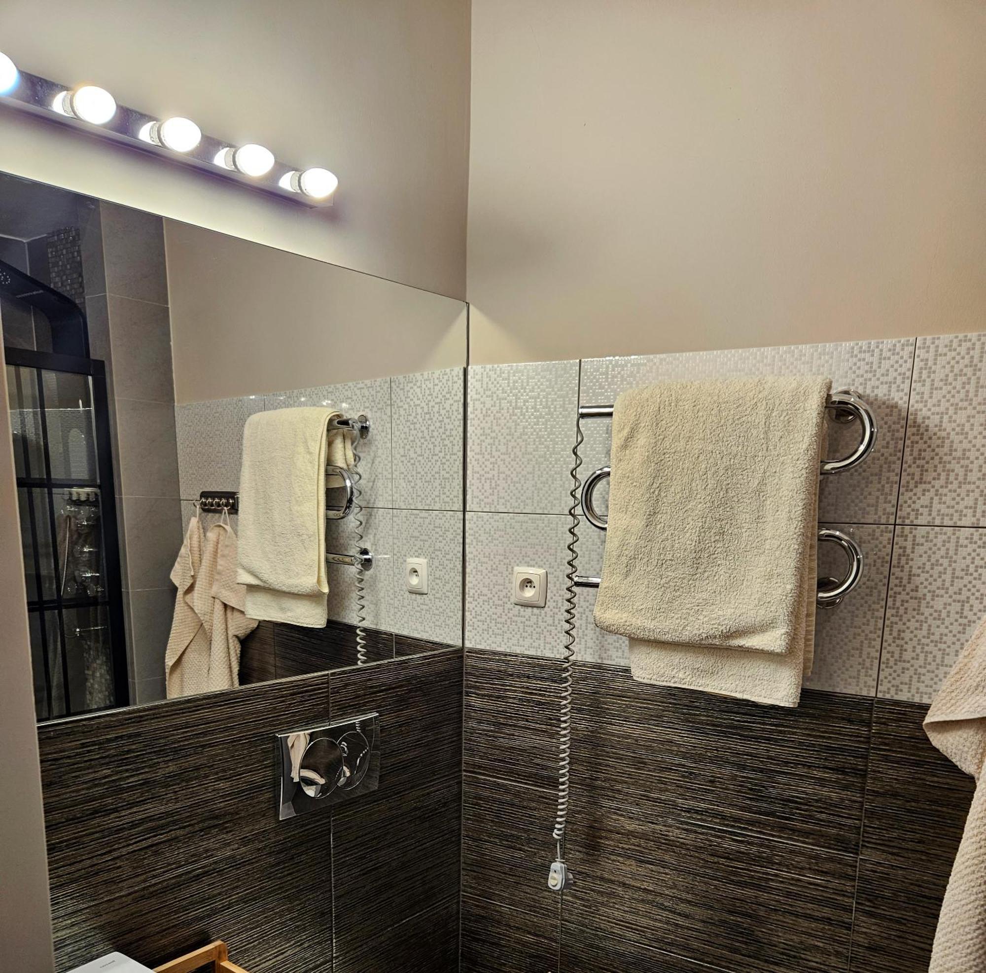 Sara -Mikolajska - Rynek - Netflix Hydromassage Apartment คราคูฟ ภายนอก รูปภาพ